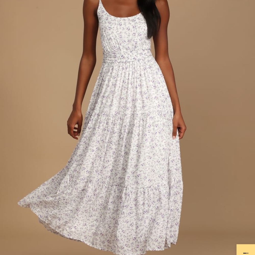 Sunny Bliss Ivory Floral Print Tiered Ma
Dress